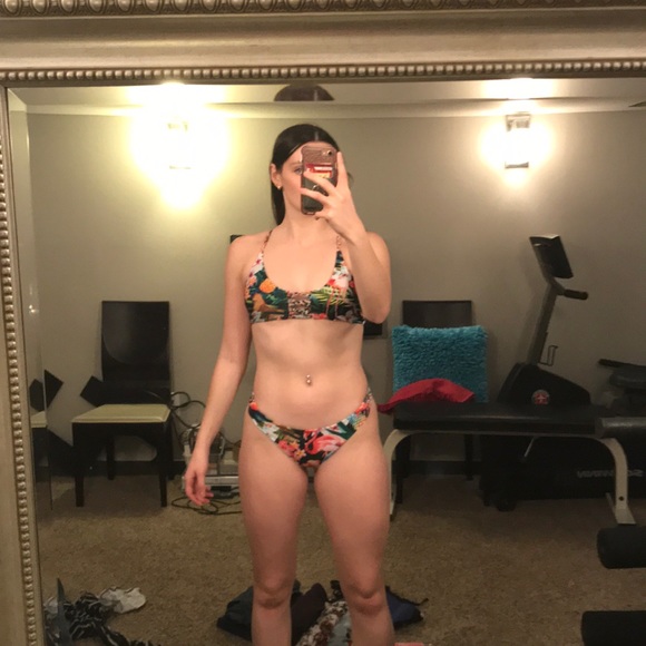 Fun bikini set - Picture 2 of 3